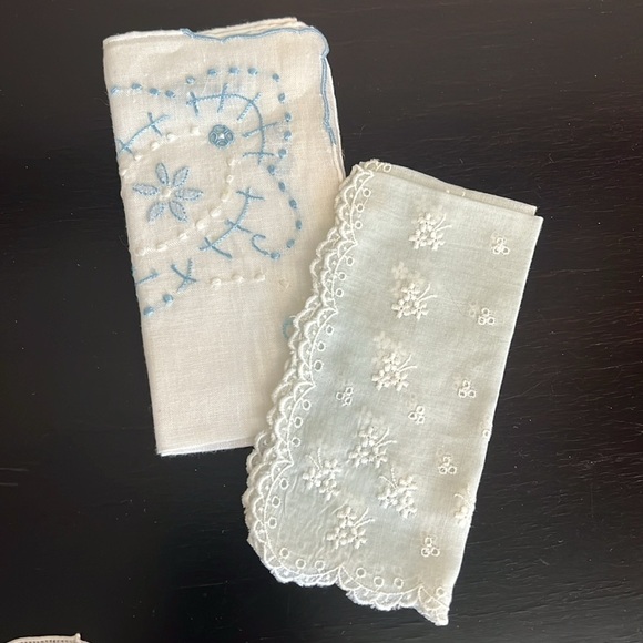 Vintage Handkerchiefs, bundle of 10. Very delicate hand embroidery, cotton - Picture 2 of 16